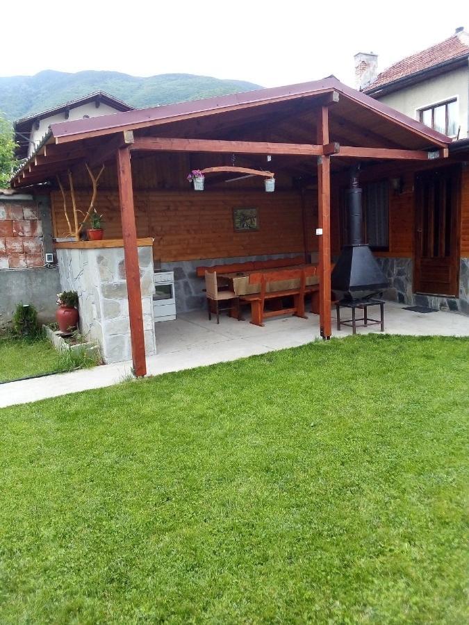 Holiday Guest House Kemo ساباريفا بانيا المظهر الخارجي الصورة