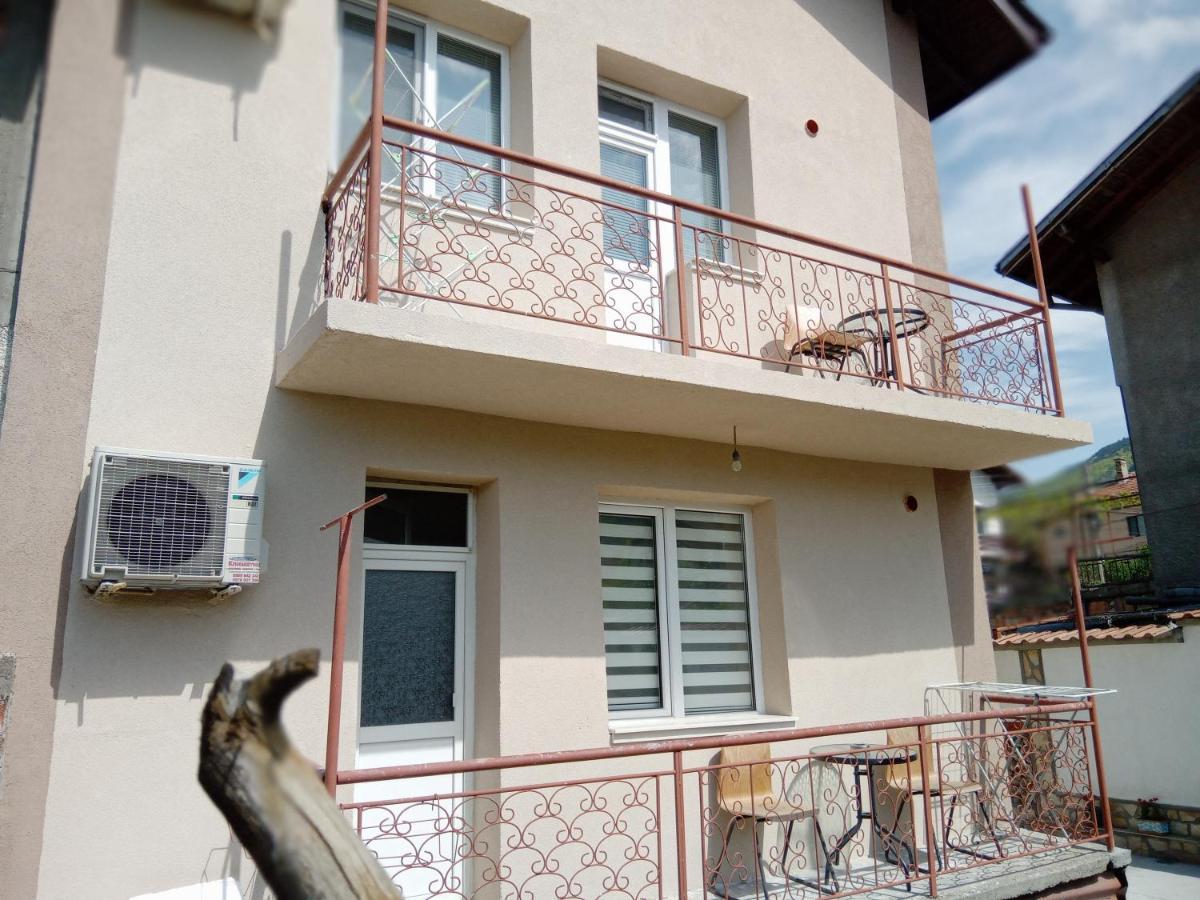 Holiday Guest House Kemo ساباريفا بانيا المظهر الخارجي الصورة